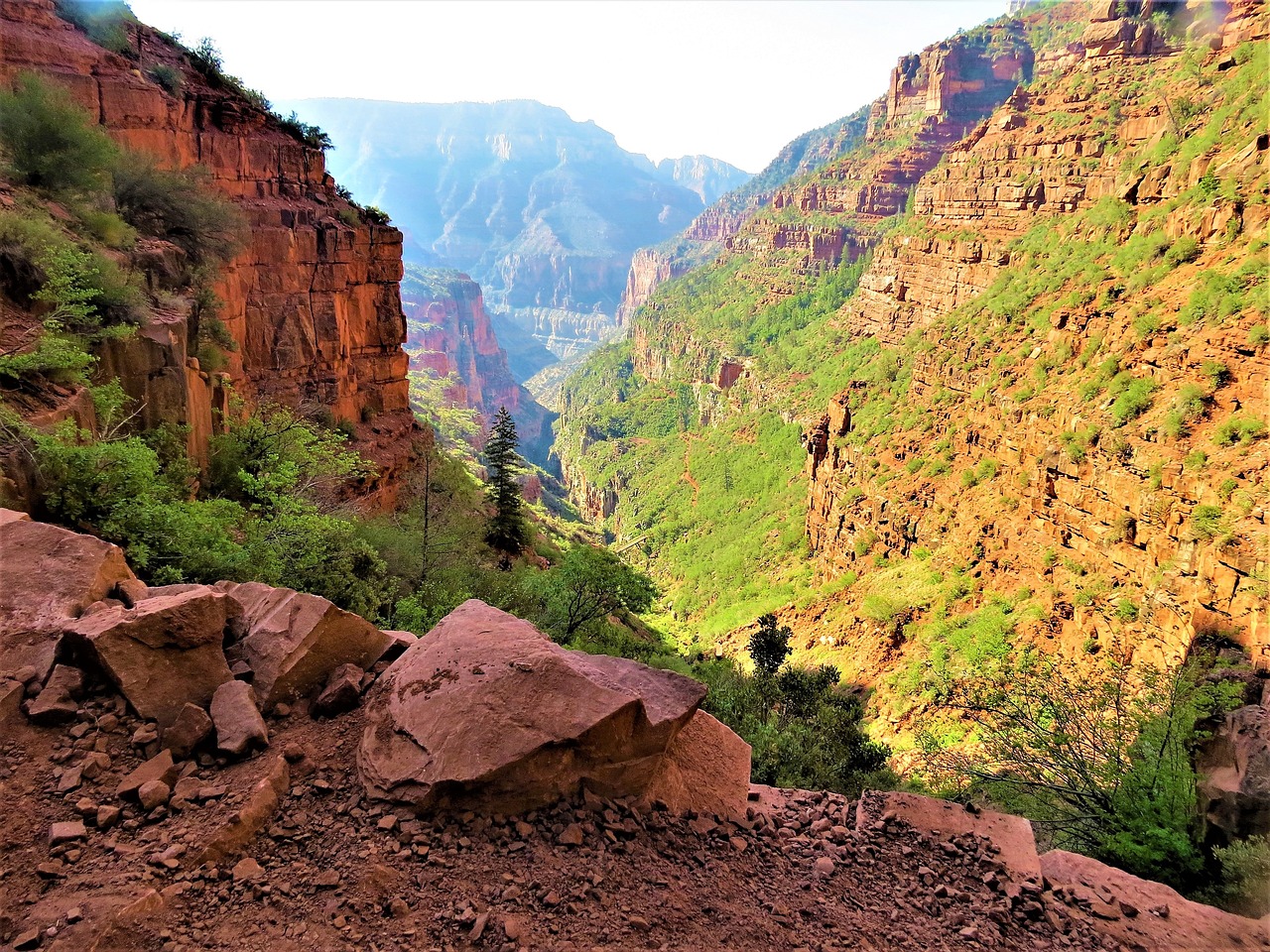 Discovering the Stunning Scenery of Grand Canyon National Park